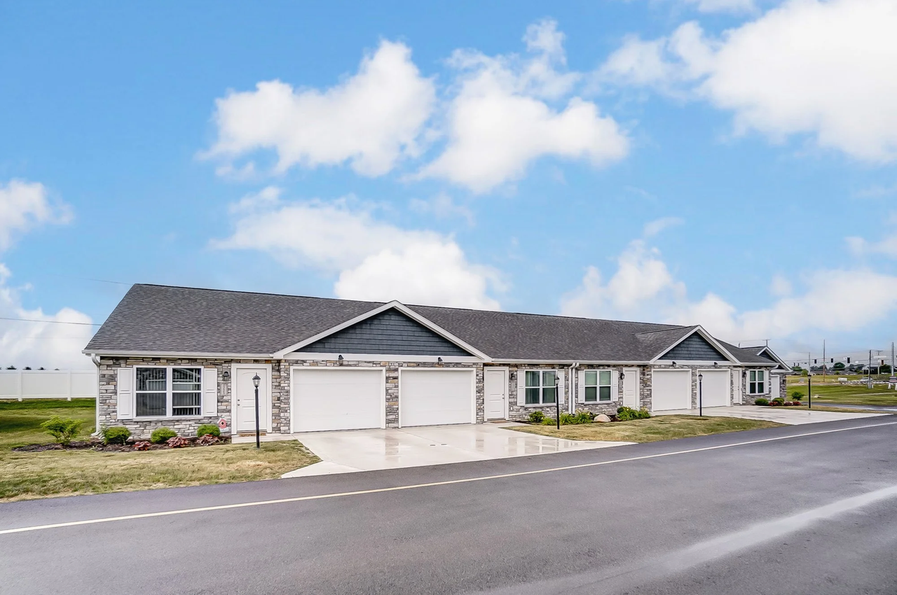 Ledgestone Townhomes - Photo 5 of 50