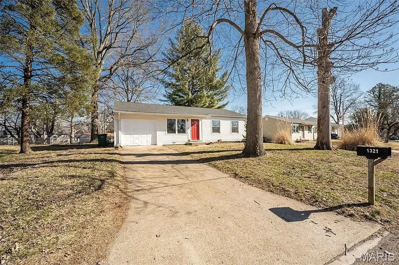 1321 Dominica Dr - Photo 2 of 24