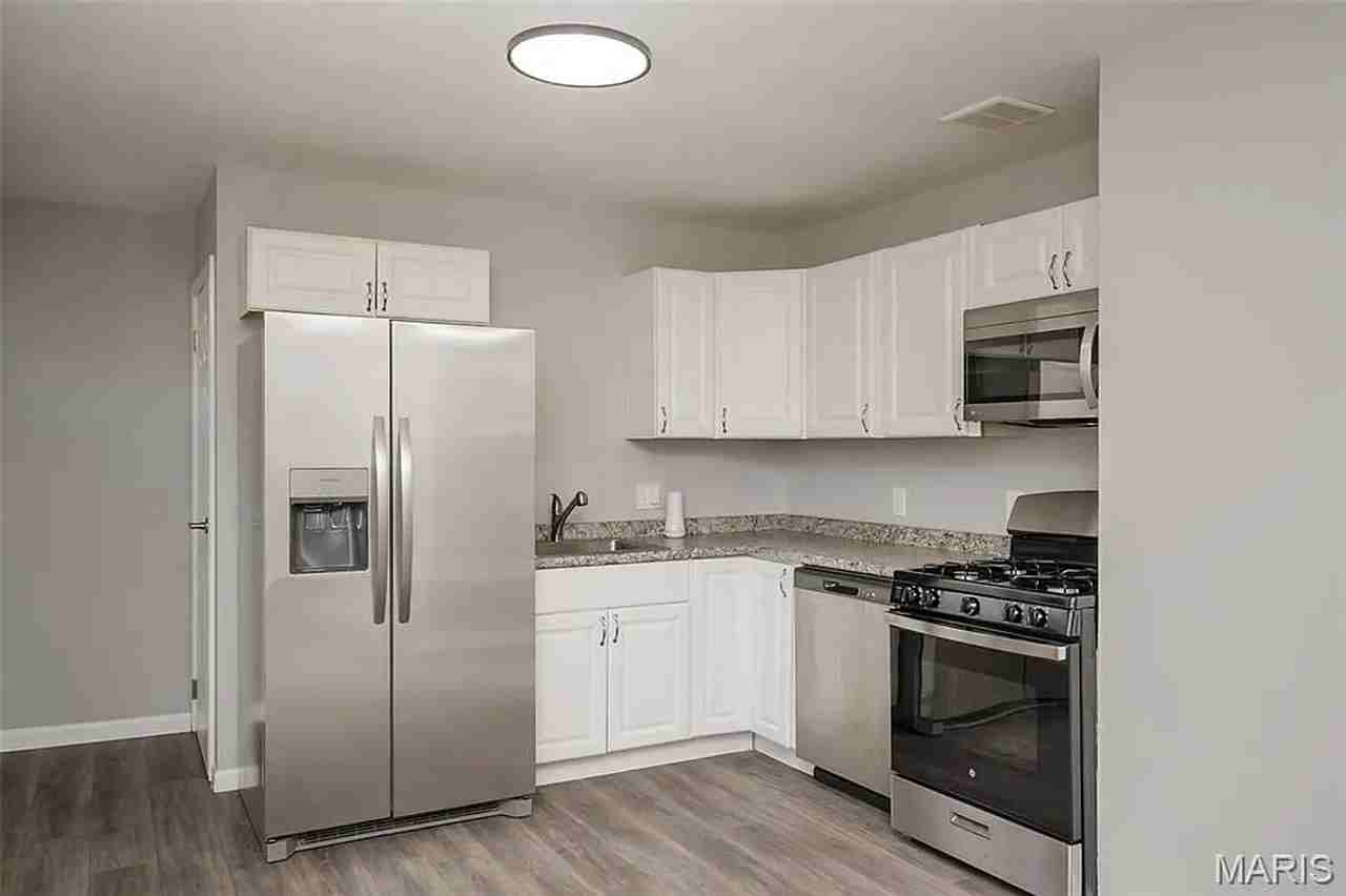 1321 Dominica Dr - Photo 6 of 24