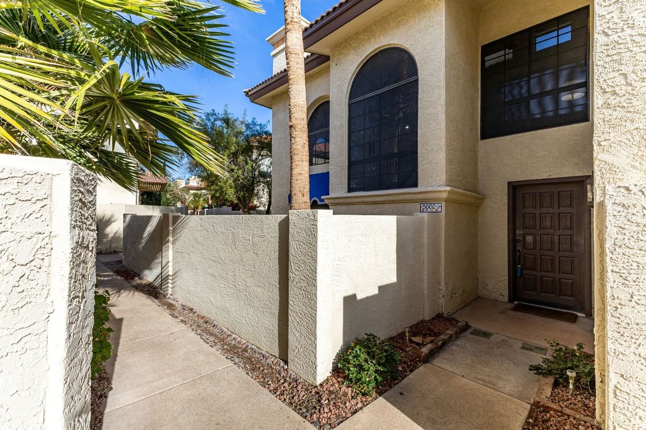 5002 E Siesta Dr - Photo 3 of 45