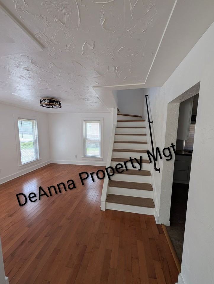 336 Columbus St - Photo 3 of 12
