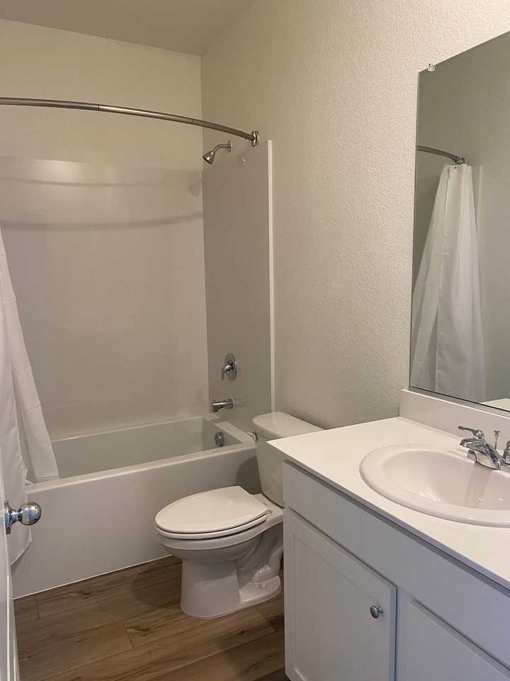 4516 Santa Fe St - Photo 5 of 15