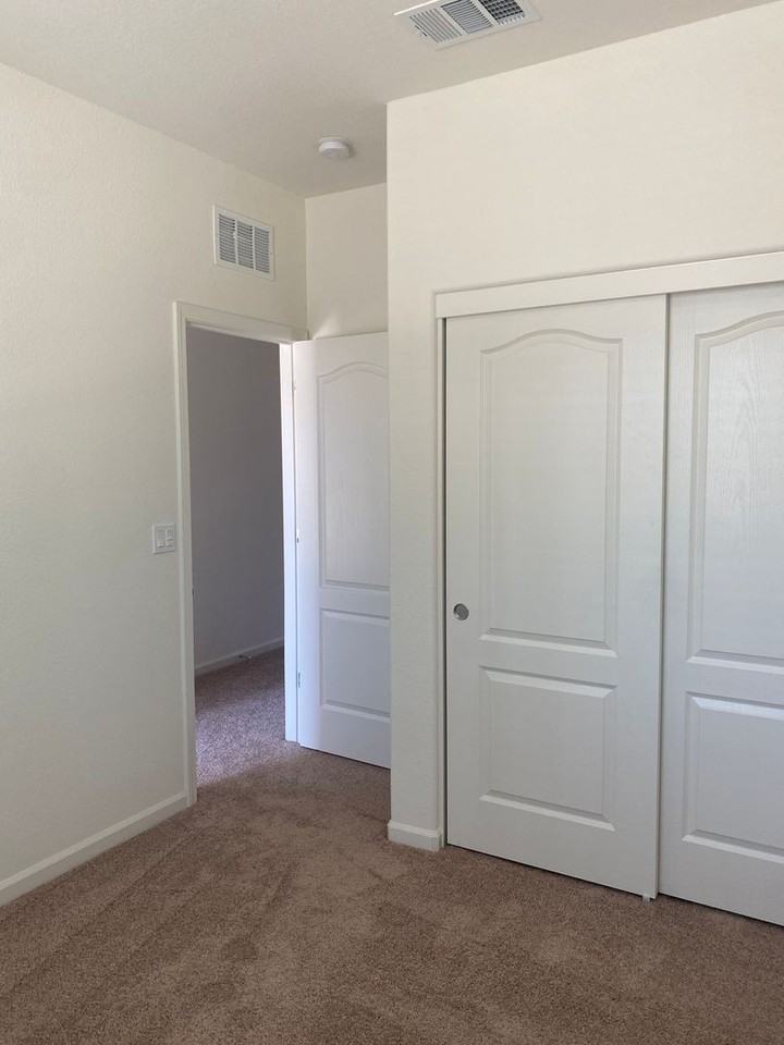 4516 Santa Fe St - Photo 6 of 15