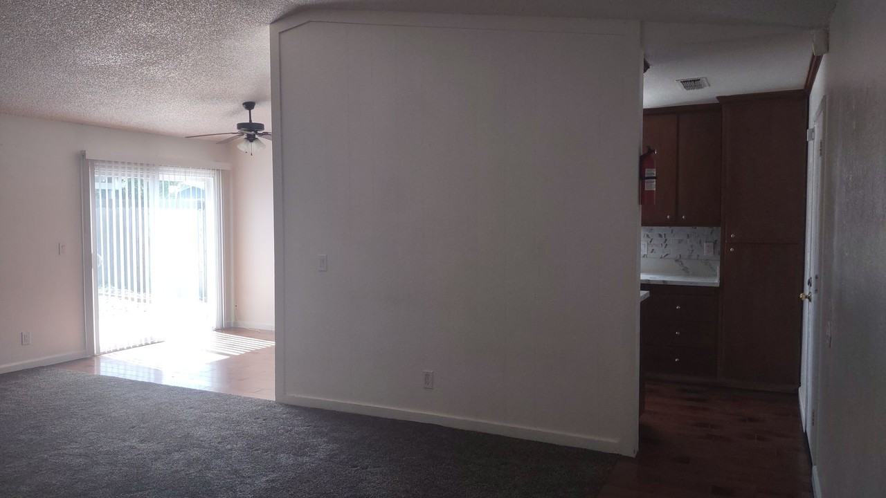 4111 Ozro Ct - Photo 4 of 29