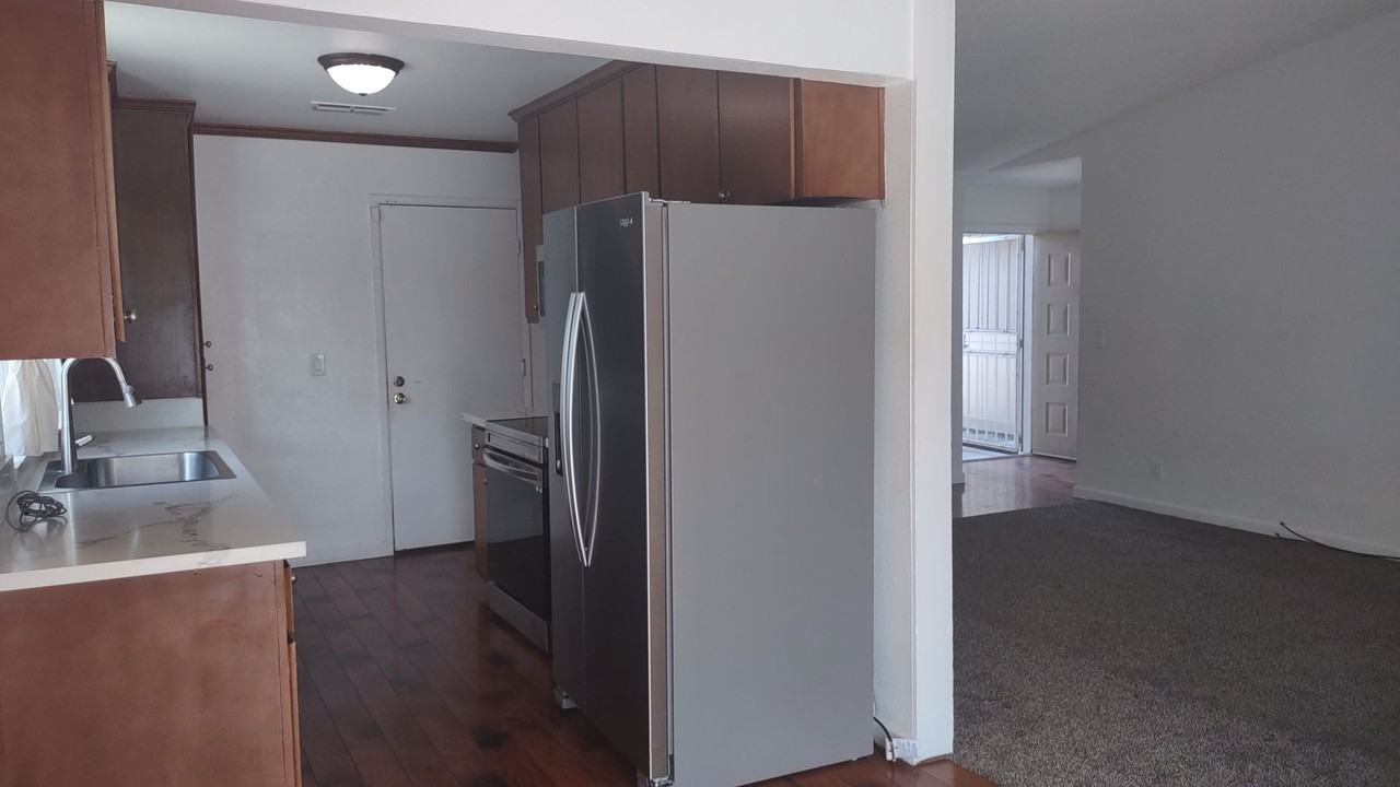 4111 Ozro Ct - Photo 7 of 29
