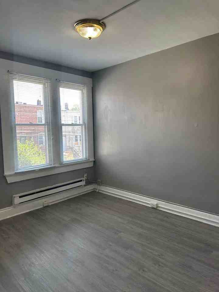5 S Wickham Road - Photo 5 of 9
