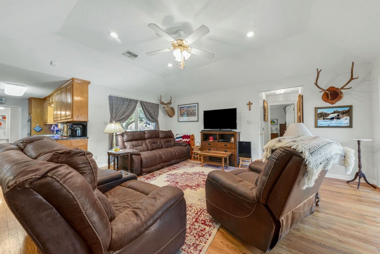 4269 Wilcox Ln - Photo 3 of 36