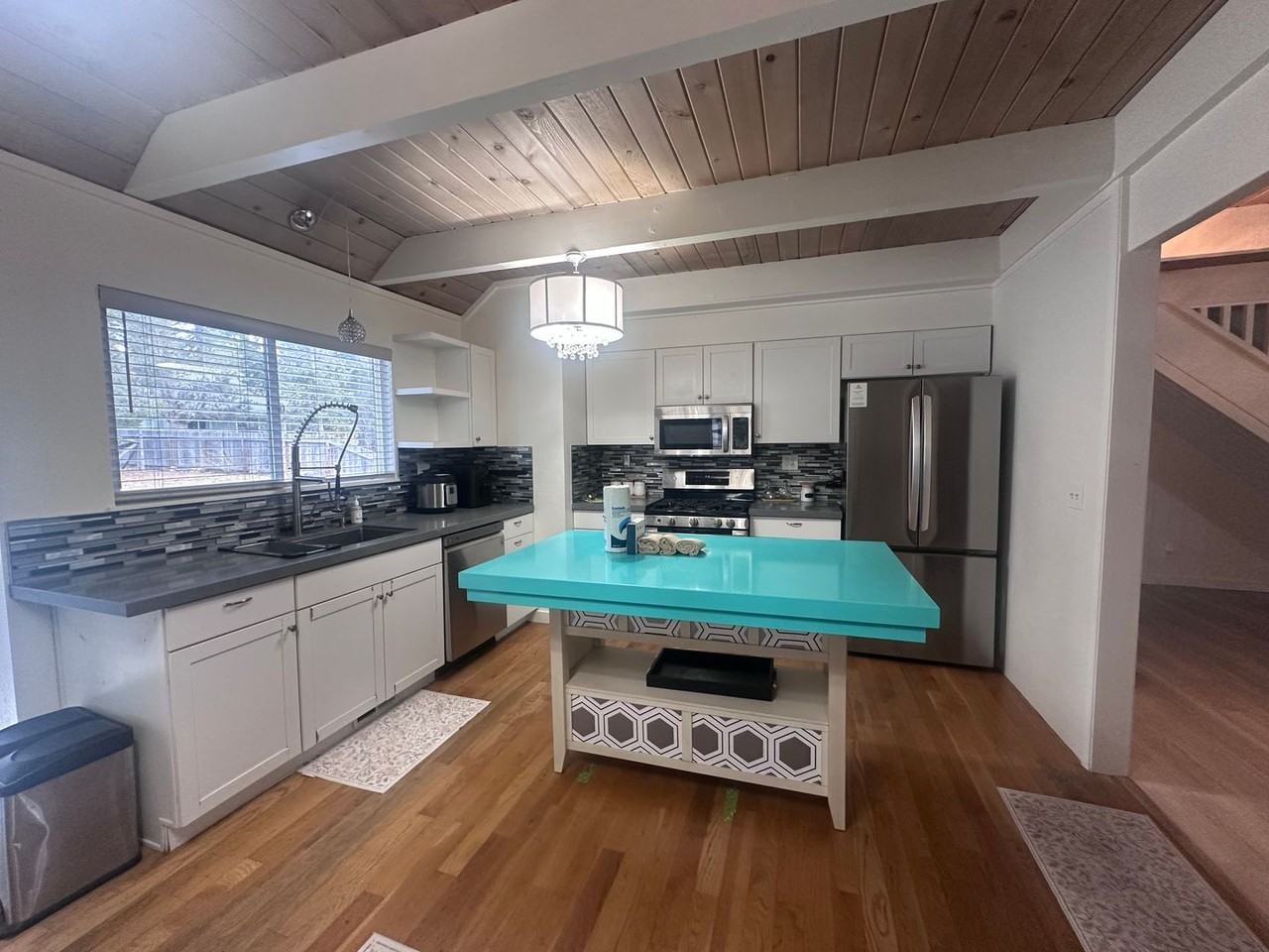 1064 Modoc Way - Photo 4 of 20