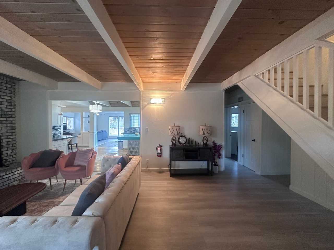 1064 Modoc Way - Photo 7 of 20