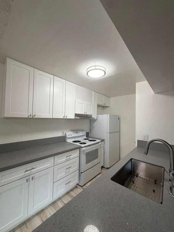 4942 N Holt Ave #103 - Photo 7 of 19