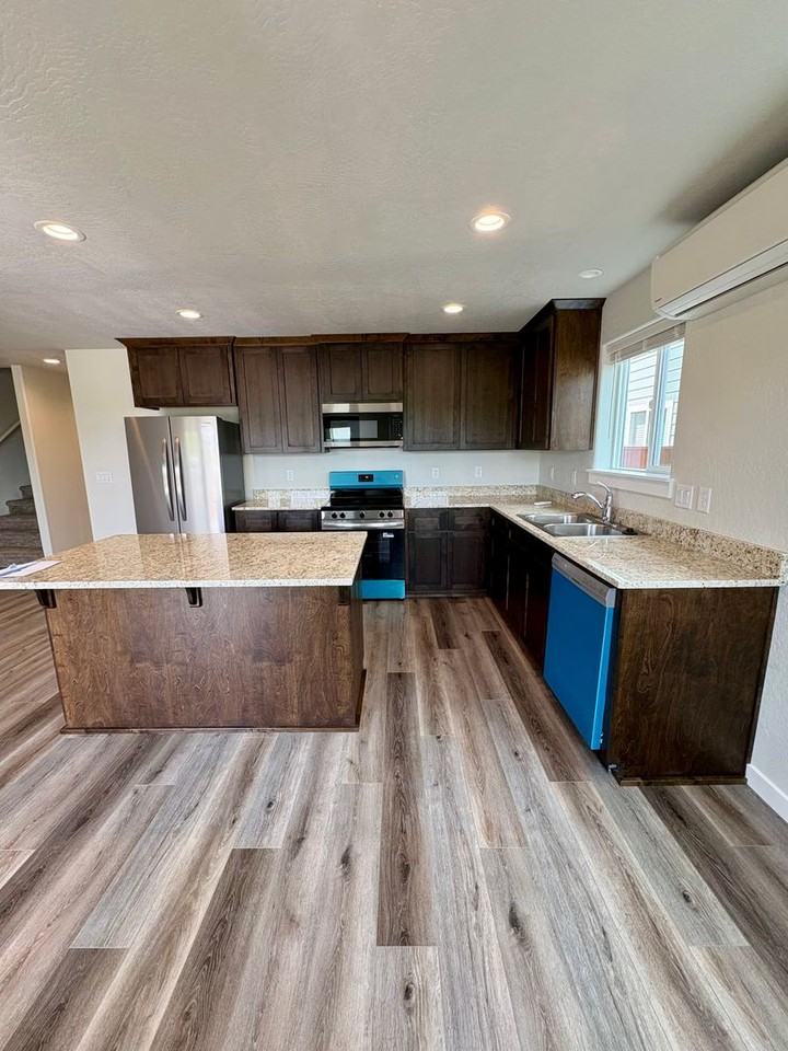 1121 Annalise St - Photo 5 of 15