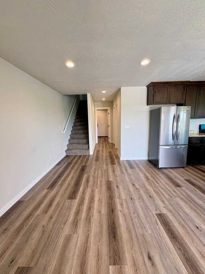 1121 Annalise St - Photo 6 of 15