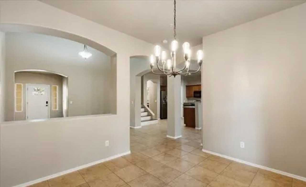 863 Tiablanca Rd - Photo 5 of 18