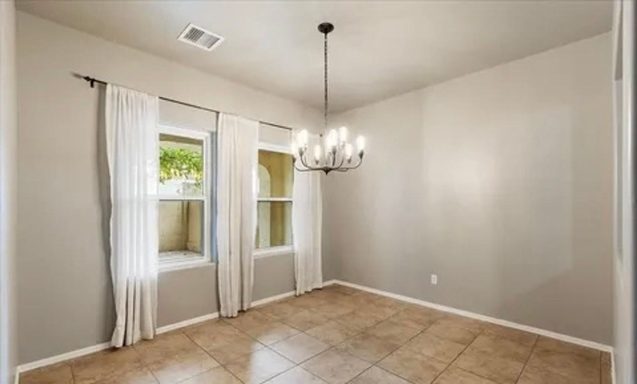 863 Tiablanca Rd - Photo 6 of 18