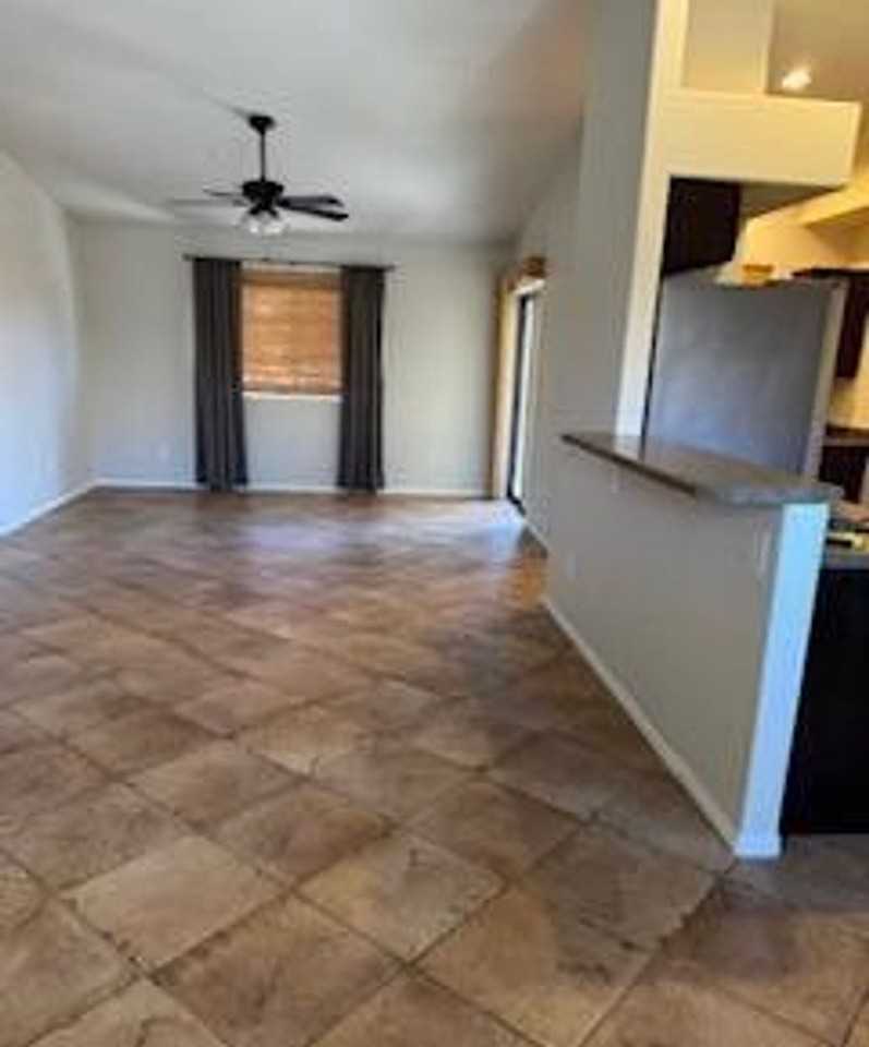 754 Skyview Ln - Photo 3 of 16