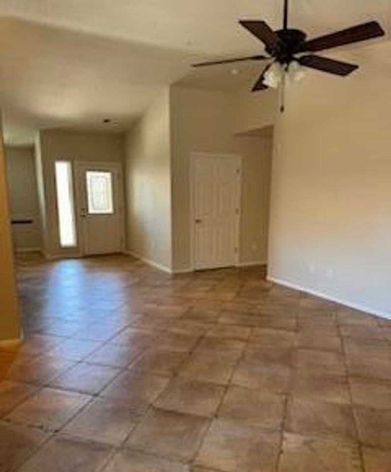 754 Skyview Ln - Photo 4 of 16