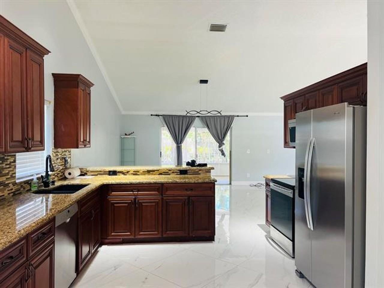12623 12623 SW 8th Court Ct #0 - Photo 5 of 21