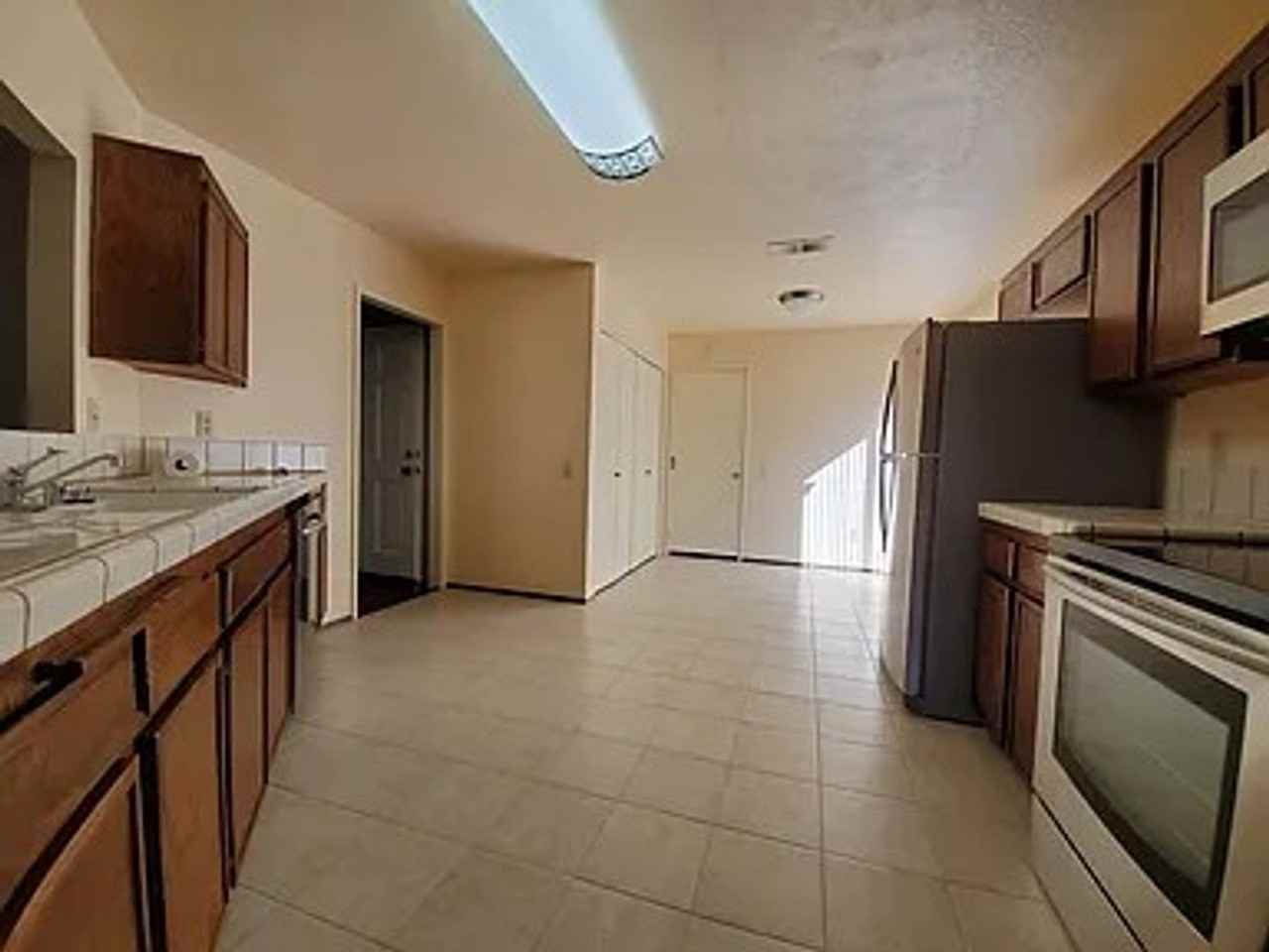 757 Sunningdale Dr - Photo 3 of 10