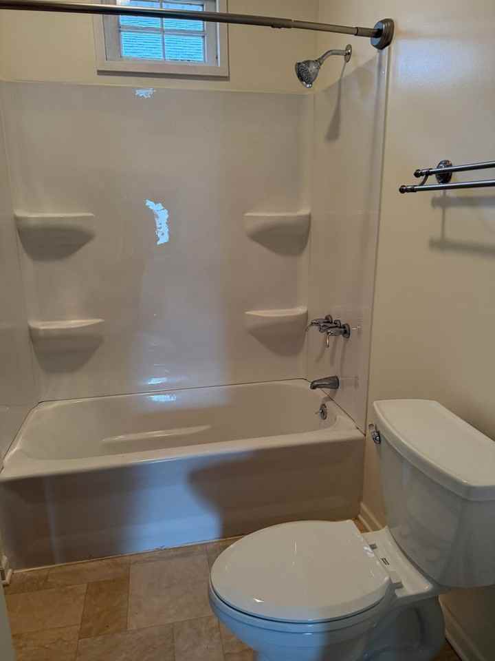 2114 S Spring St - Photo 5 of 11