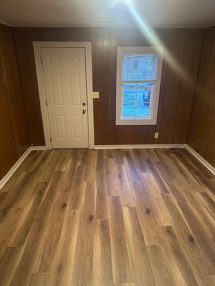 1320 Crutcher St - Photo 3 of 20