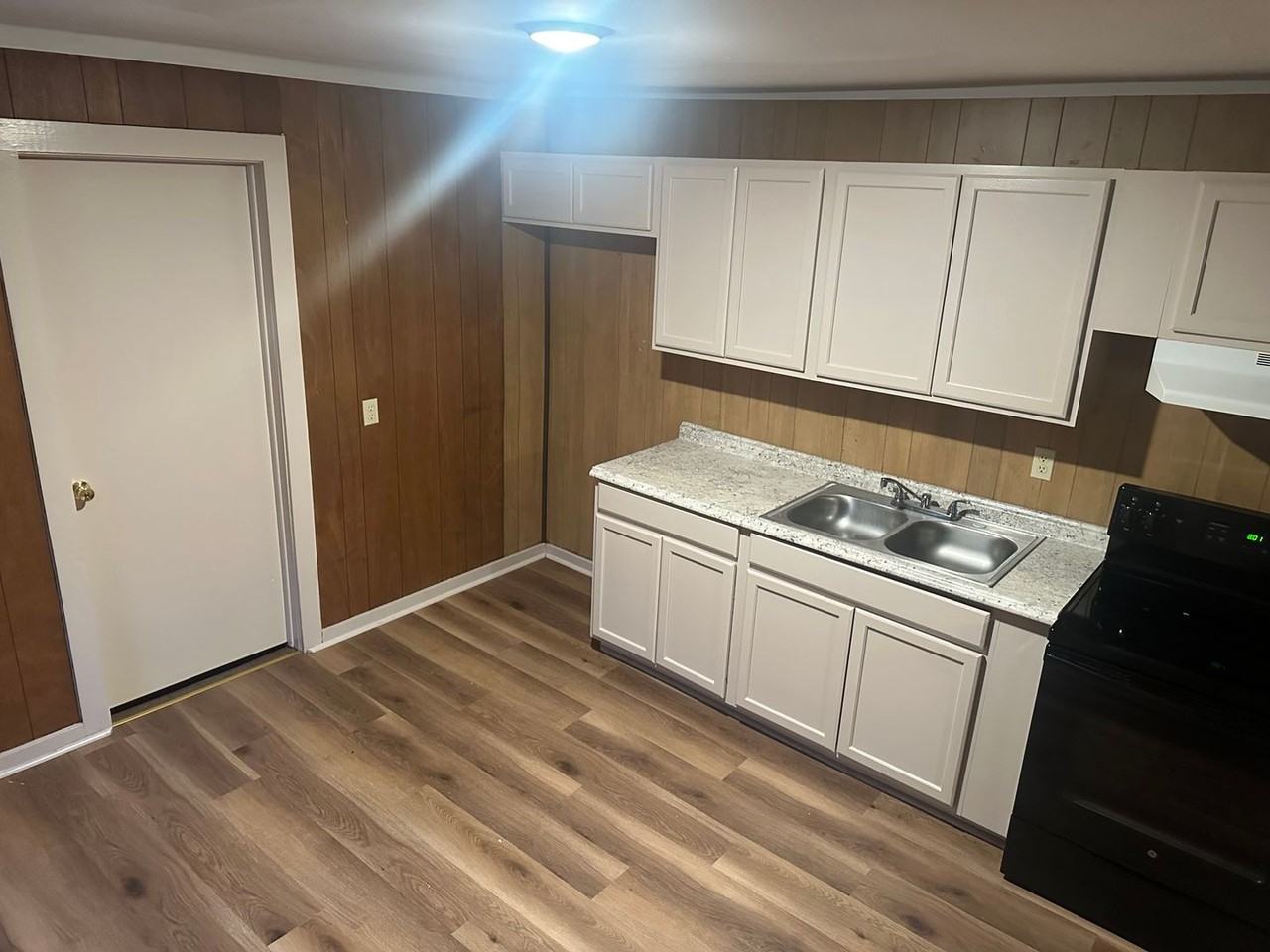 1320 Crutcher St - Photo 5 of 20