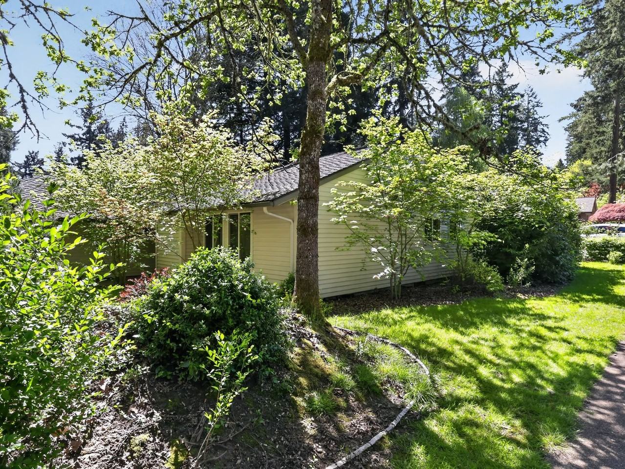 5705 Sw 152nd Ave - Photo 4 of 18