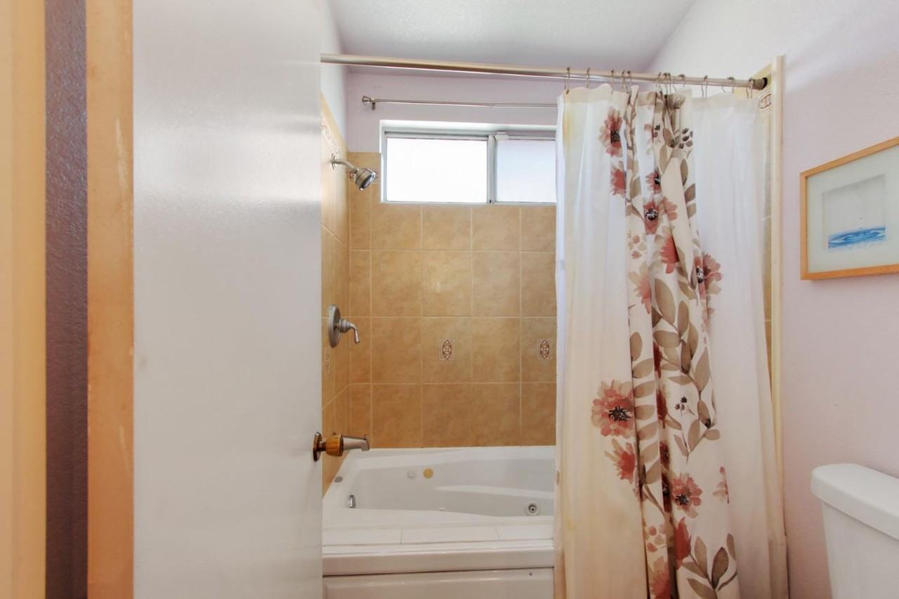 1377 Elwood St - Photo 7 of 28