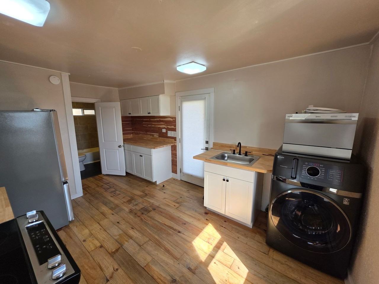 2927 E Mission Ave - Photo 4 of 8