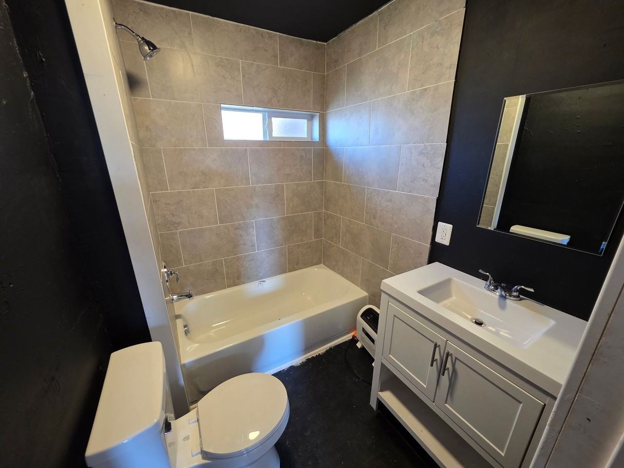 2927 E Mission Ave - Photo 6 of 8