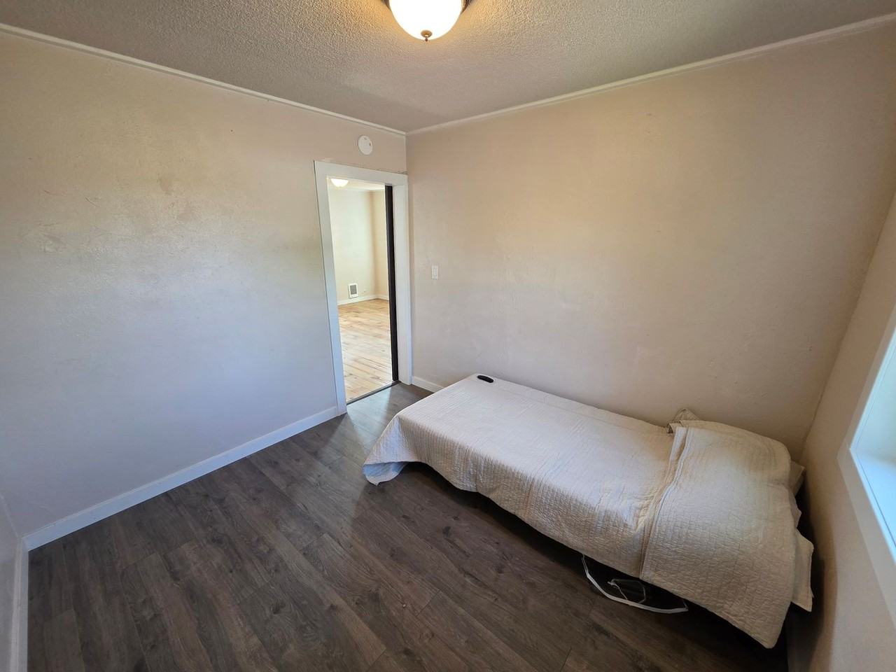 2927 E Mission Ave - Photo 7 of 8