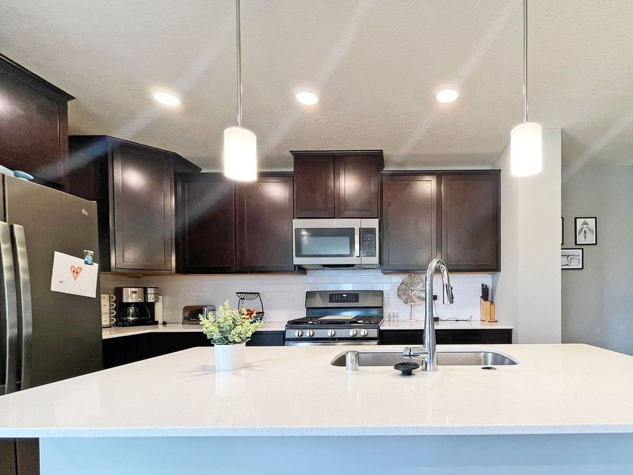 6113 Idler Cir S - Photo 4 of 29