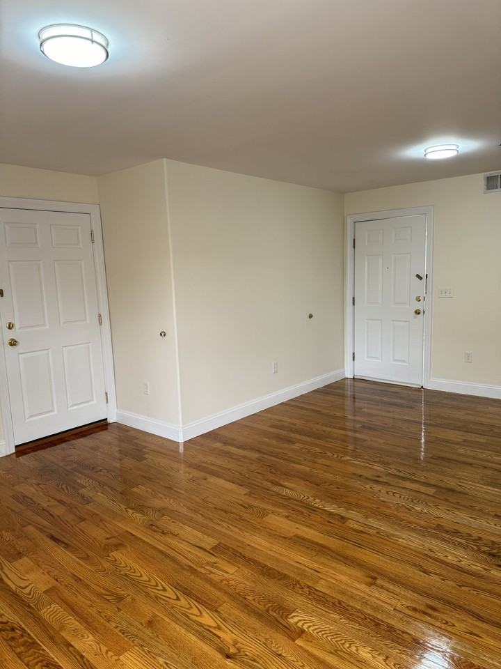 332 Niles St #1 - Photo 4 of 17