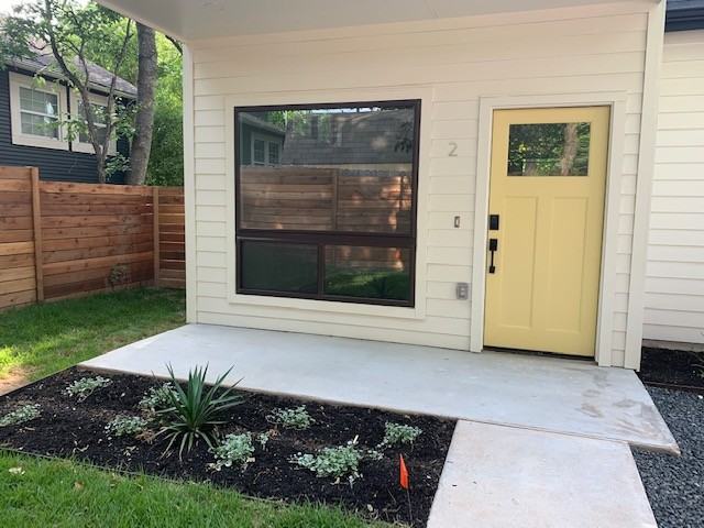 403 W Monroe St #2 - Photo 3 of 18
