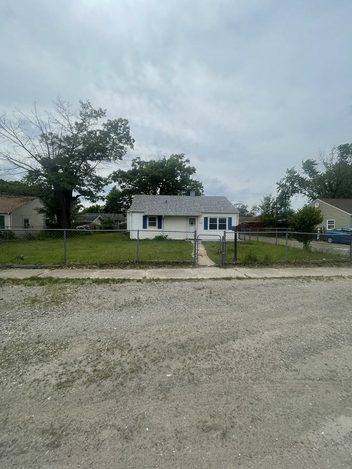 2482 Vigo St #NA - Photo 2 of 8