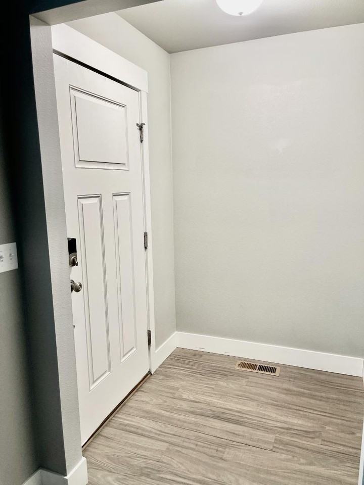 5260 Golden Hollow Rd - Photo 3 of 11