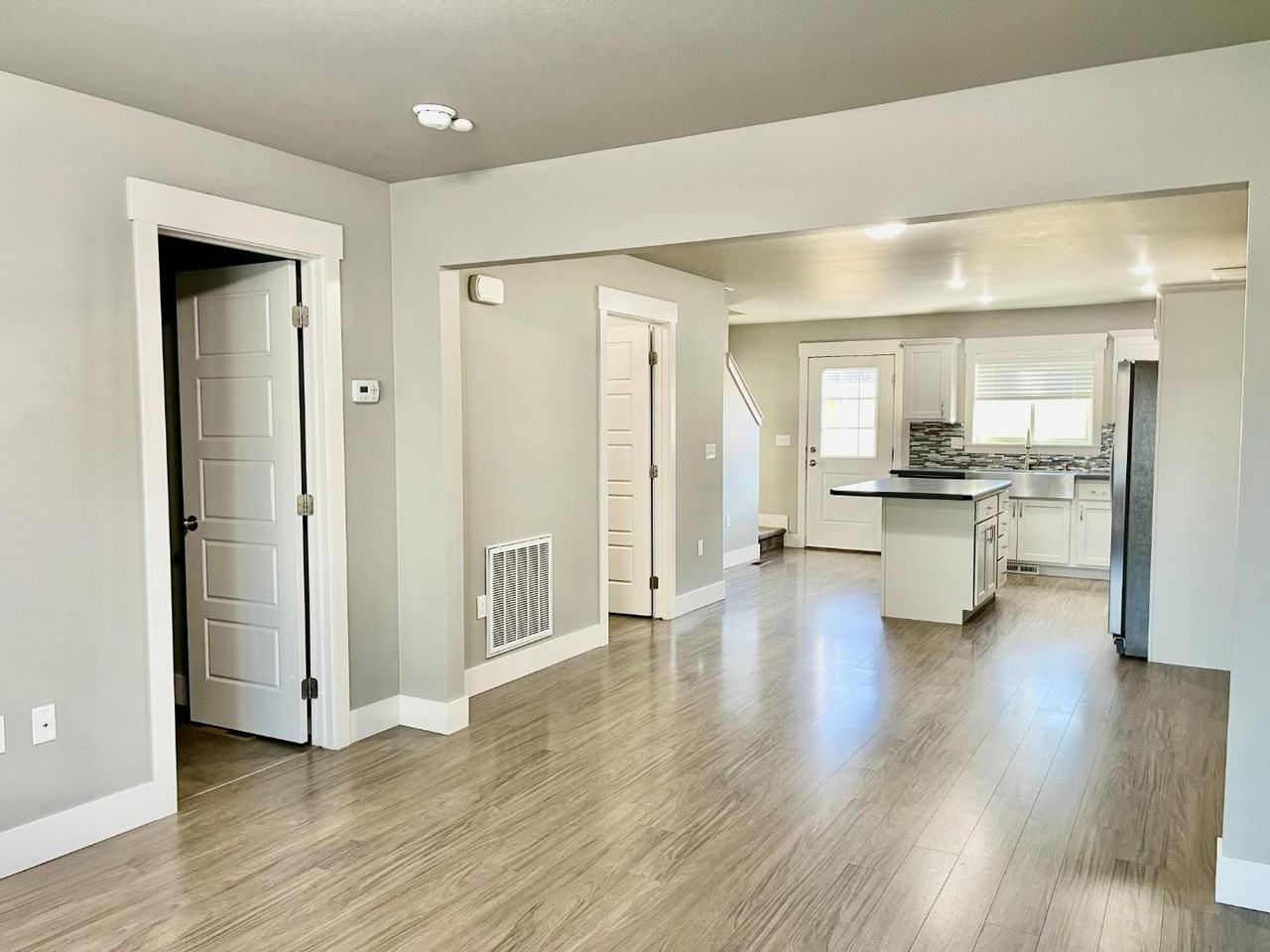 5260 Golden Hollow Rd - Photo 4 of 11