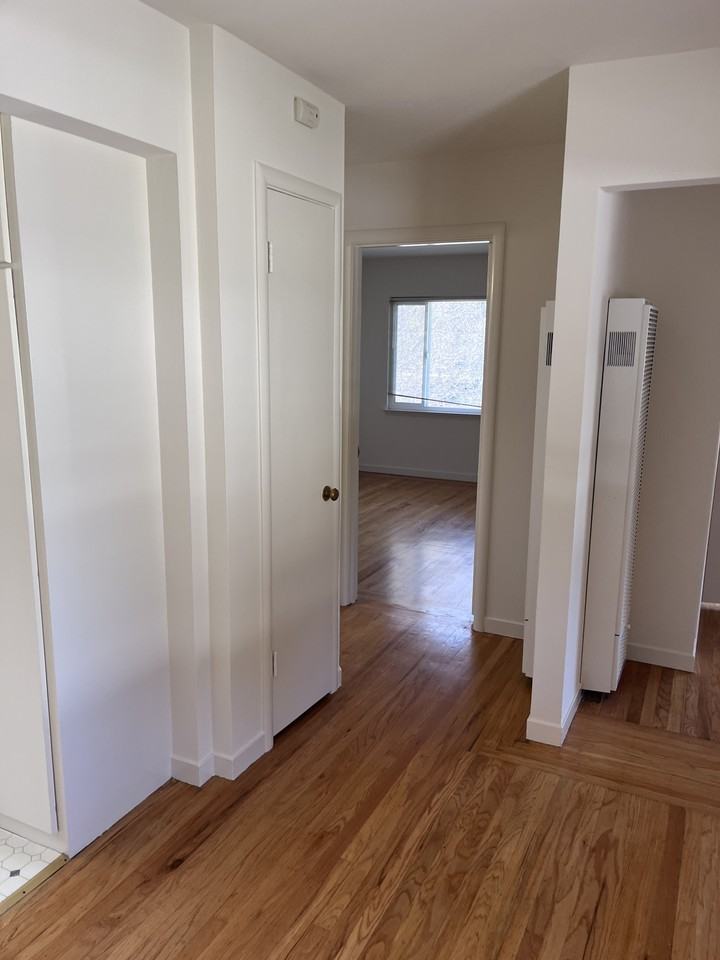 831 Roble Ave #4 - Photo 4 of 13