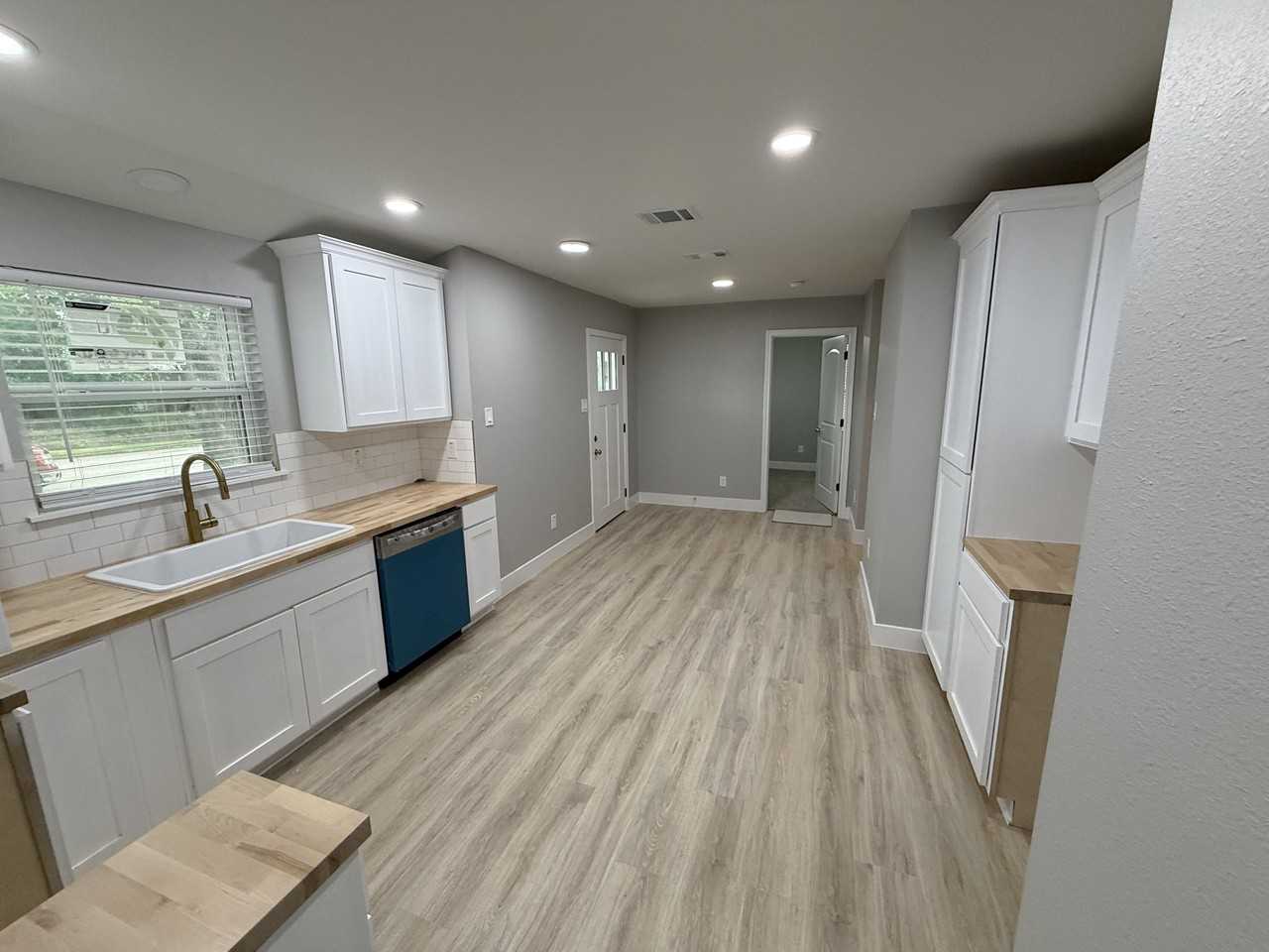 146 Redrock Dr #1 - Photo 2 of 12