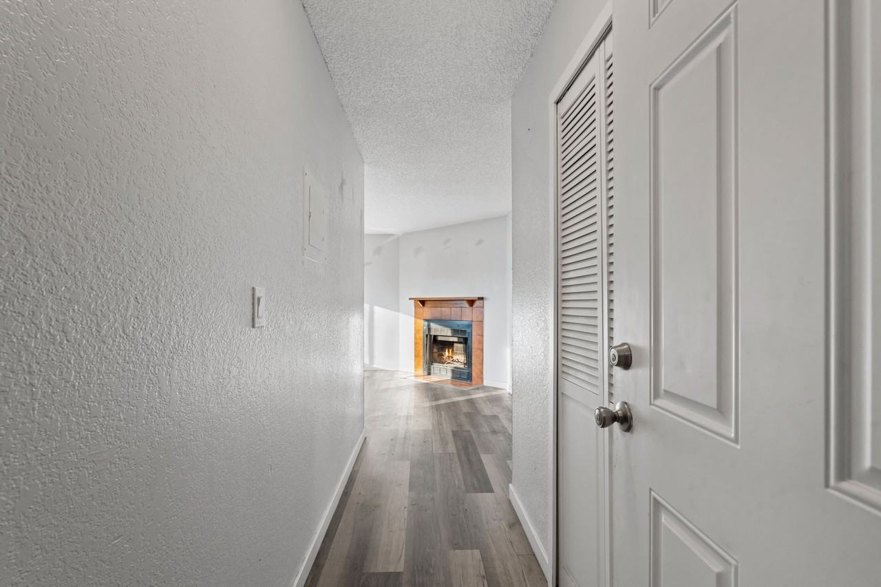 3445 Cochran Dr #C - Photo 2 of 8