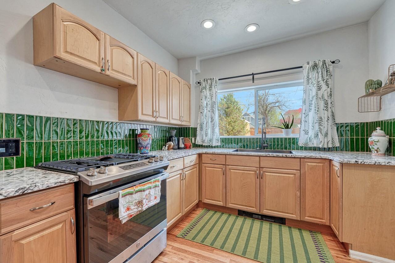 2904 W Colorado Ave #1 - Photo 4 of 10