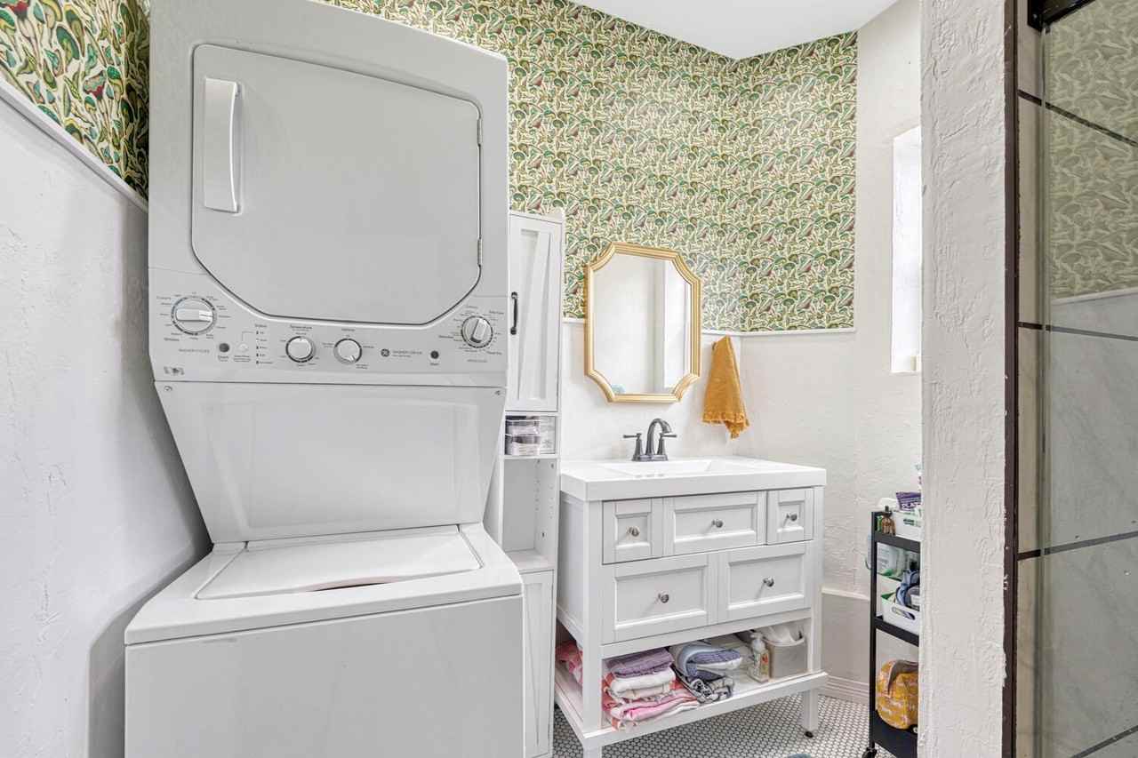 2904 W Colorado Ave #1 - Photo 7 of 10