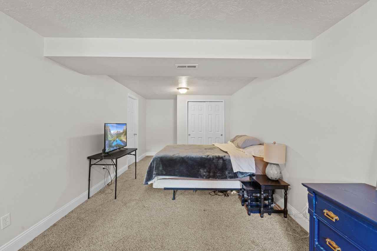 2352 North Circle Drive - B-Downstairs - Photo 3 of 10