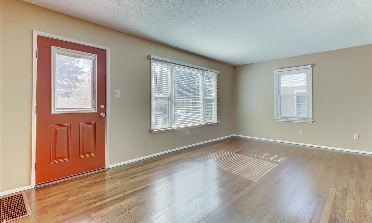Columbia St 1310/TK/Morgan/**WARRANTY** - Photo 2 of 10