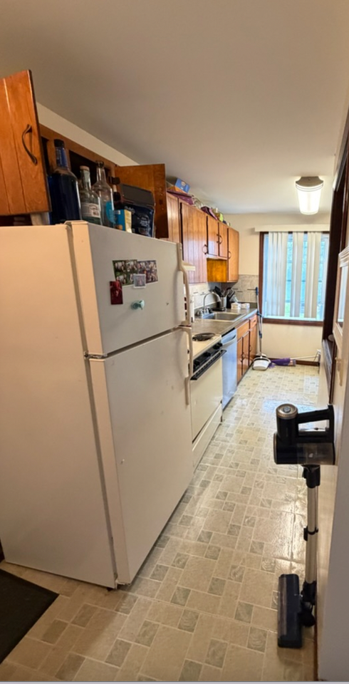 Islebrook Apartments - Photo 5 of 24