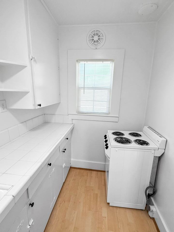1730 Mckinley Ave #1 - Photo 4 of 15