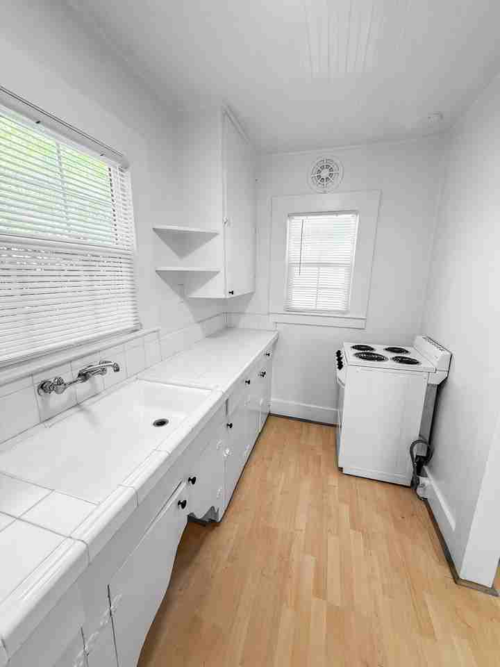 1730 Mckinley Ave #1 - Photo 5 of 15