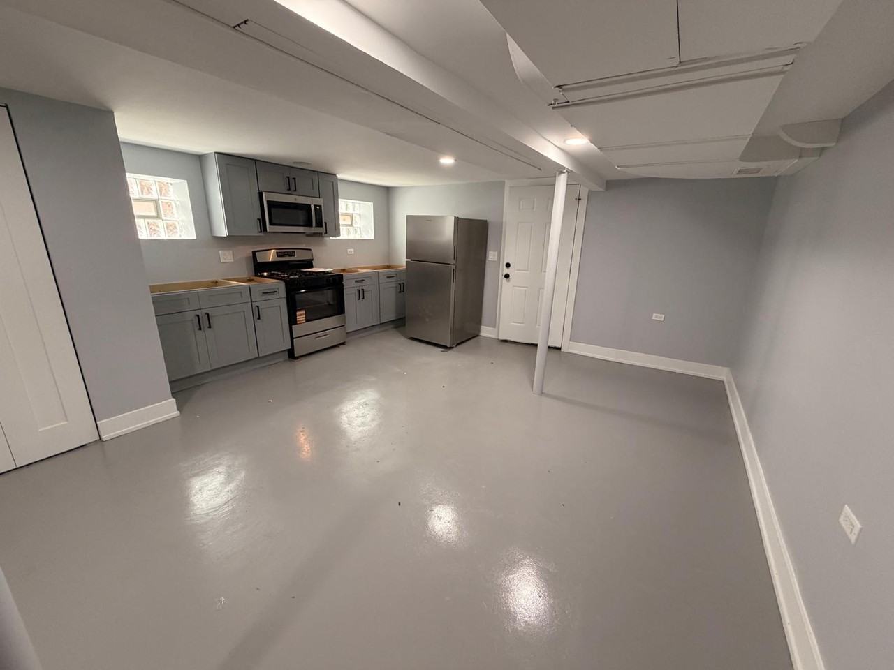 10518 S Avenue G Bsmt #BS - Photo 7 of 8