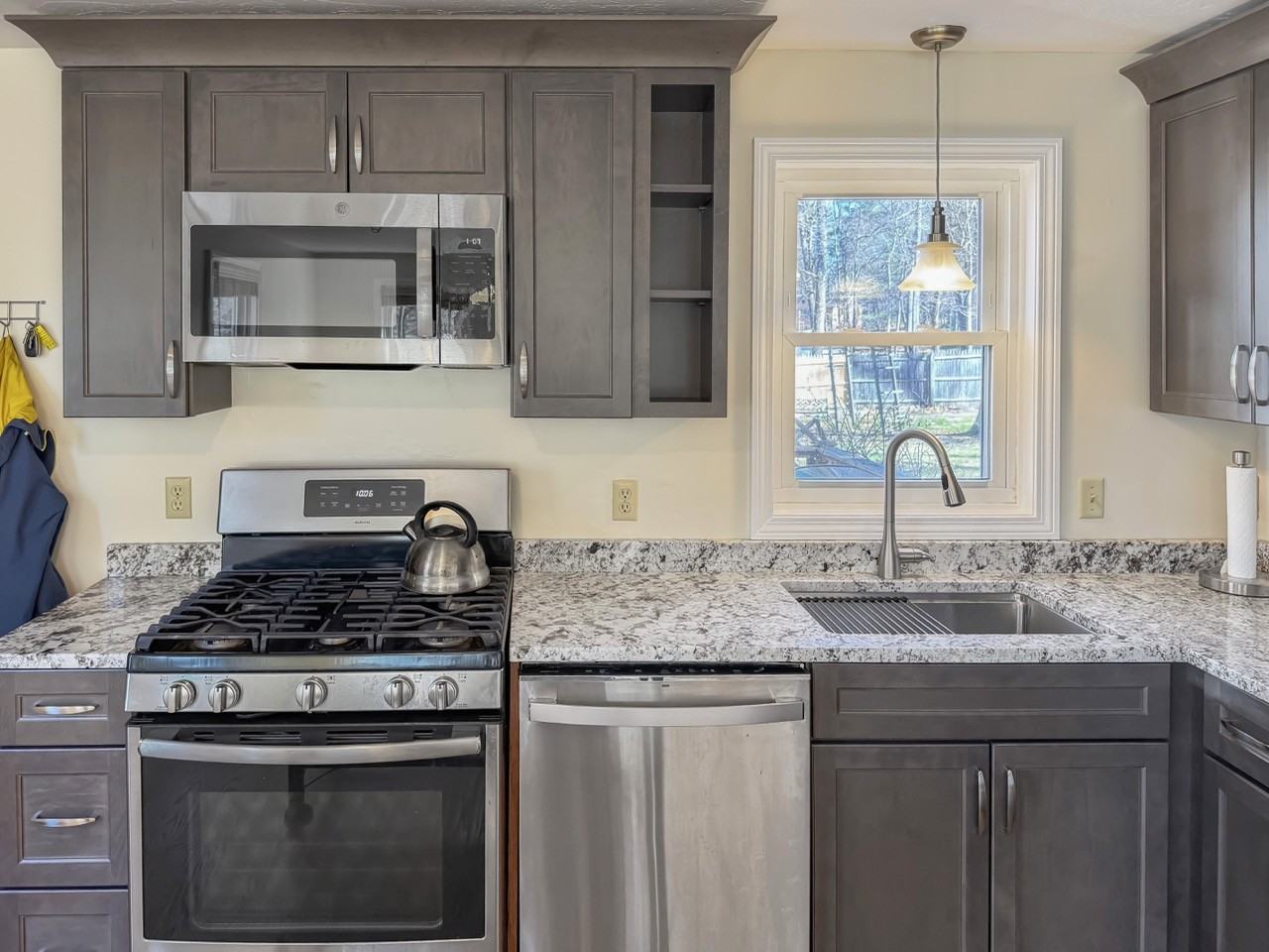 60 Evergreen Ave #1 - Photo 5 of 38