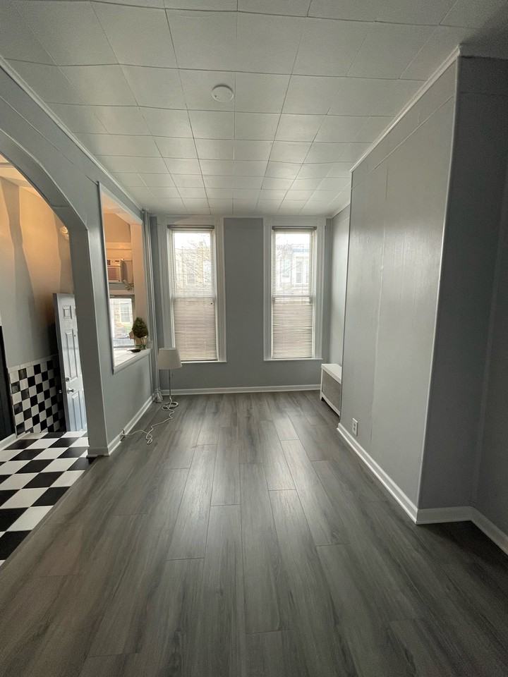 1324 James St #1 - Photo 4 of 13