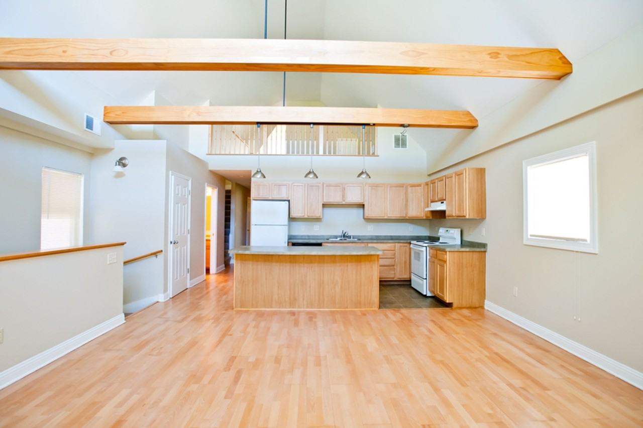 3255 N Oakland - Photo 2 of 15